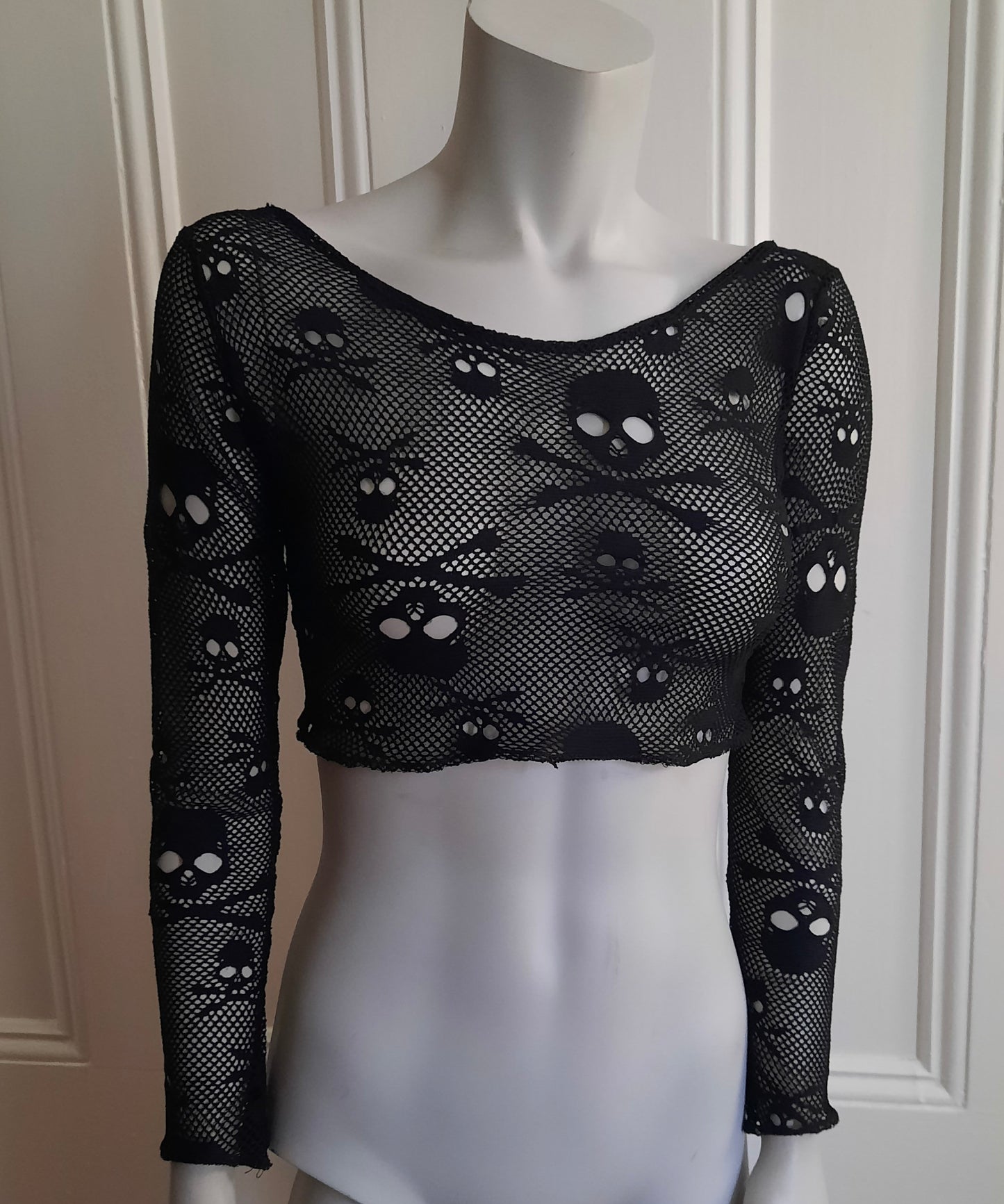 Long sleeve black skull Fishnet crop top