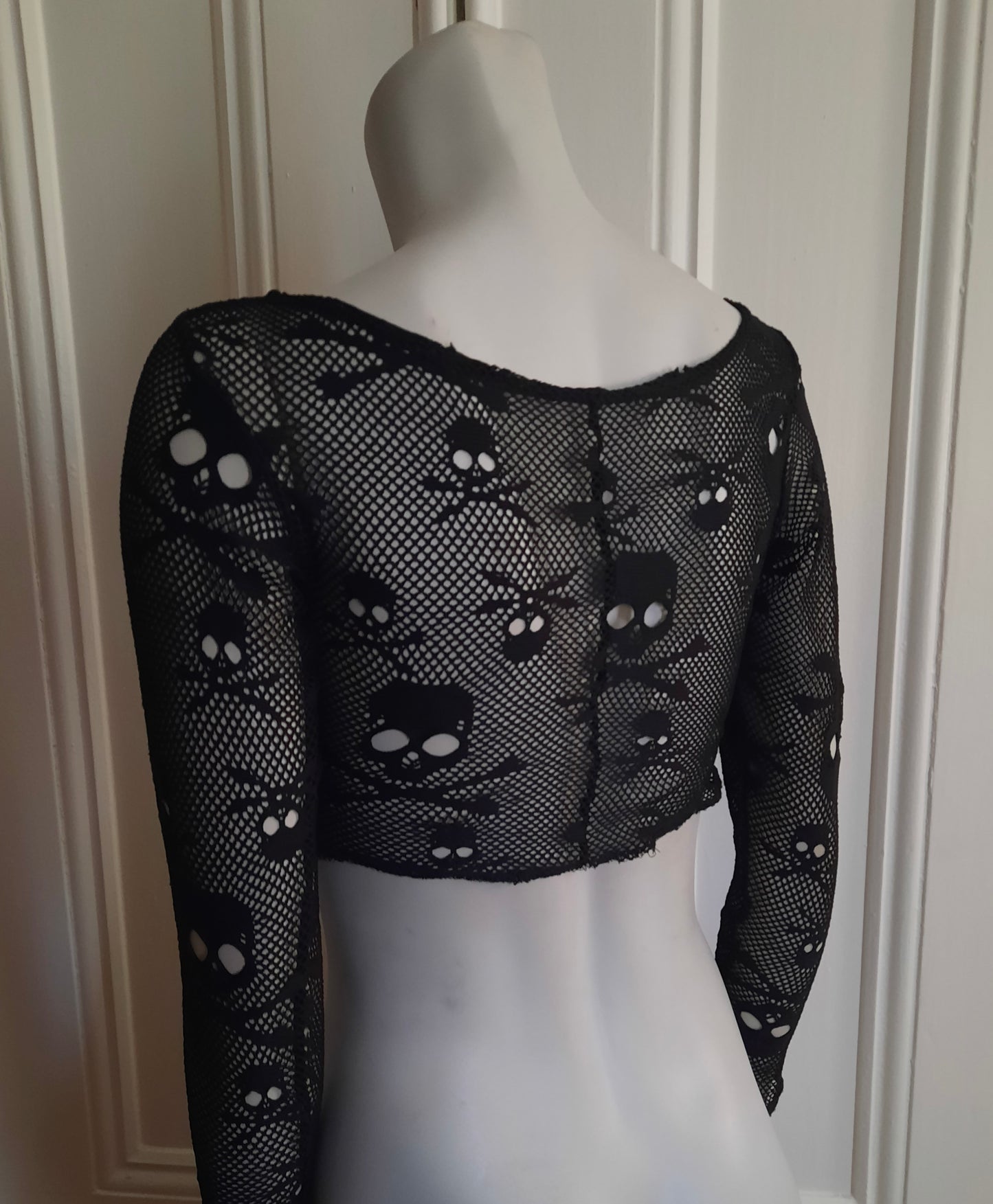 Long sleeve black skull Fishnet crop top