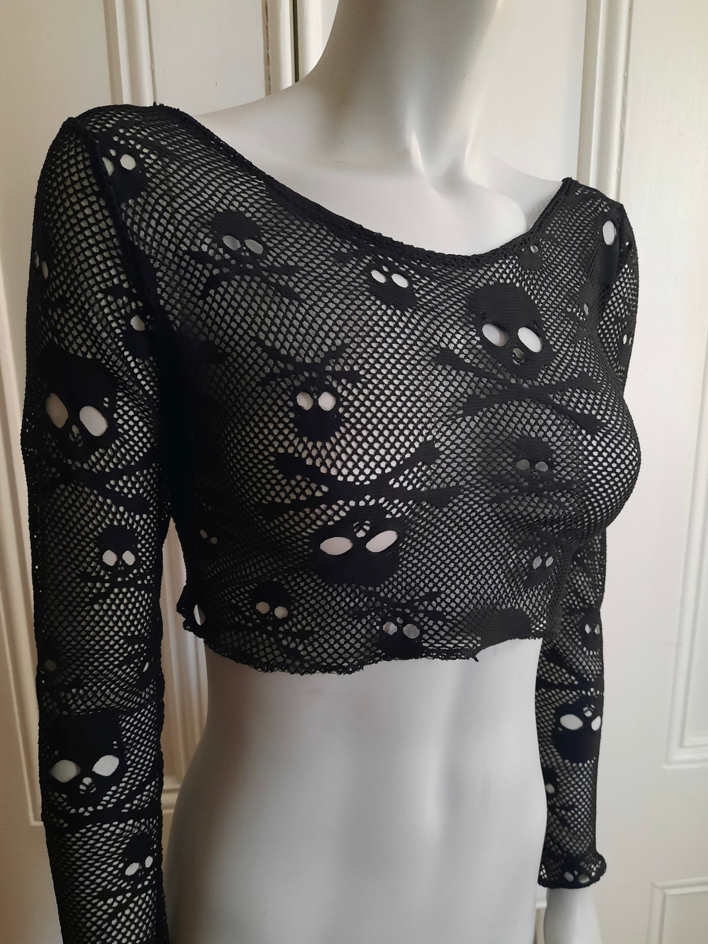 Long sleeve black skull Fishnet crop top